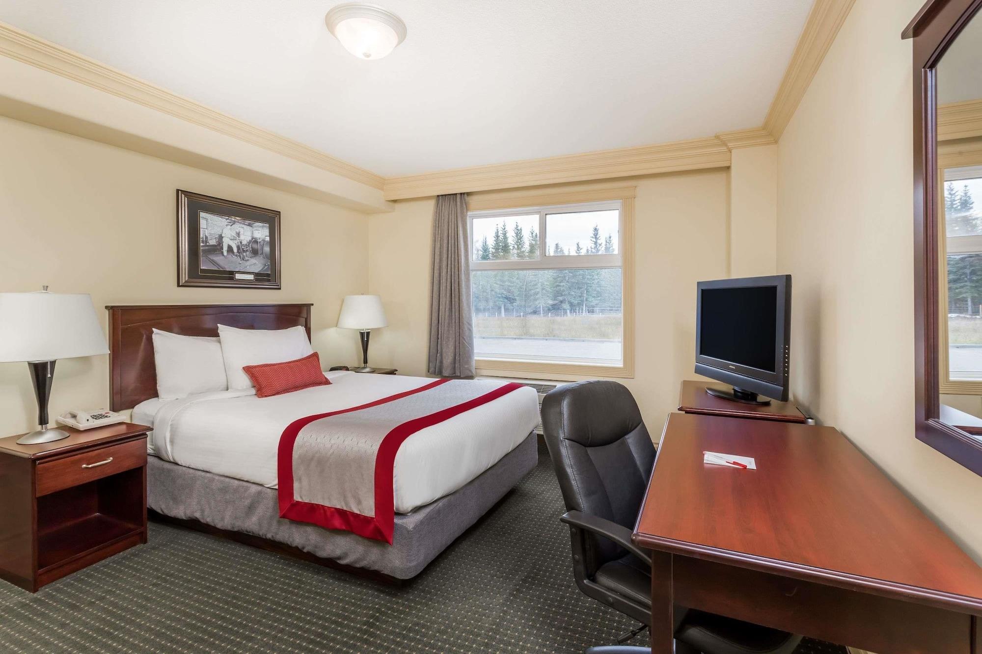 Ramada By Wyndham Hinton Hotel Luaran gambar
