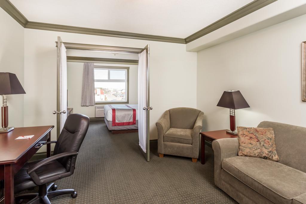Ramada By Wyndham Hinton Hotel Luaran gambar