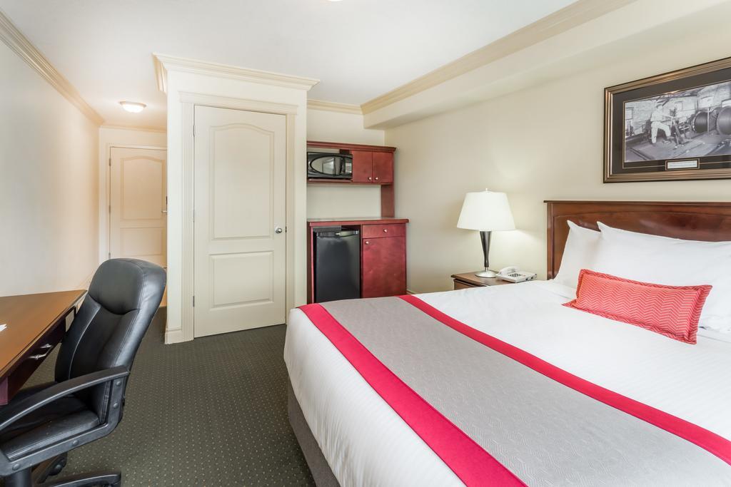 Ramada By Wyndham Hinton Hotel Luaran gambar