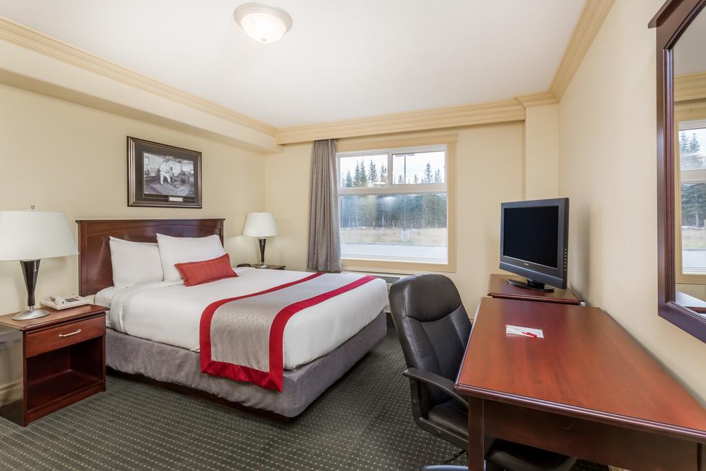 Ramada By Wyndham Hinton Hotel Luaran gambar