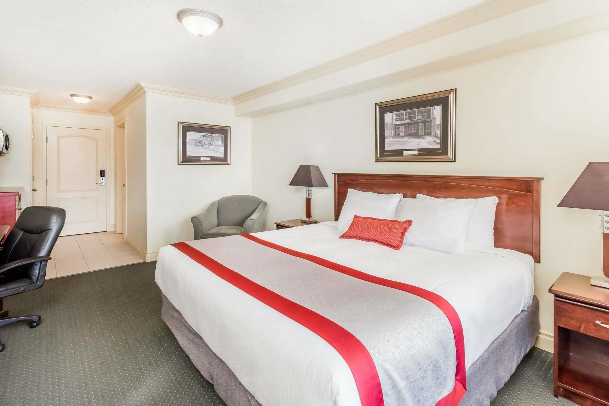 Ramada By Wyndham Hinton Hotel Luaran gambar